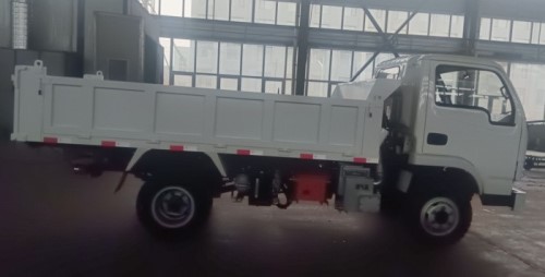 WCL-8TJ防爆柴油機(jī)無(wú)軌膠輪運(yùn)料車